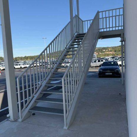 Dvoetažni montažni uredski objekt Model 5 - Apparis