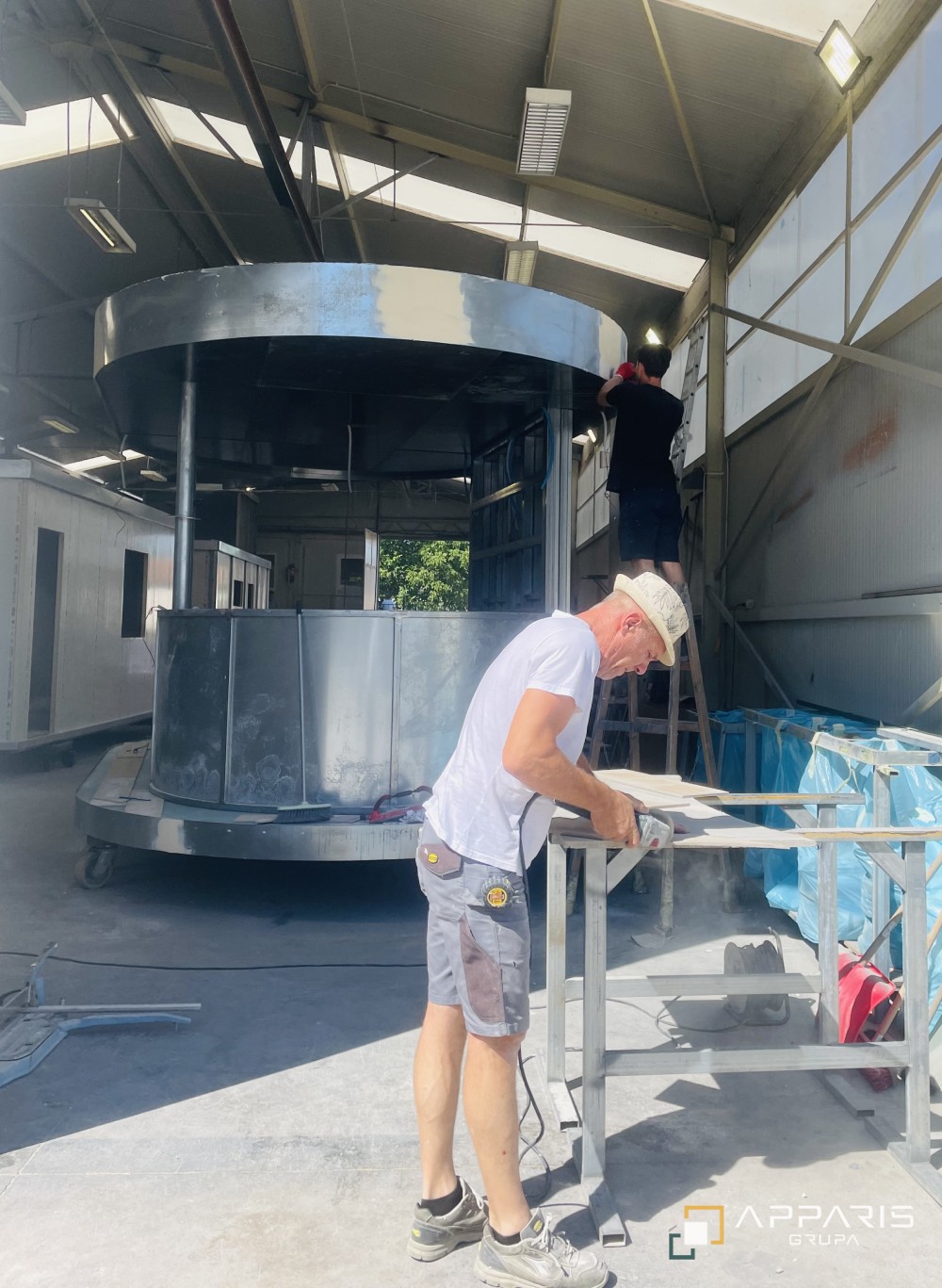 surf bar under construction, steel structure and wooden cladding, Apparis production